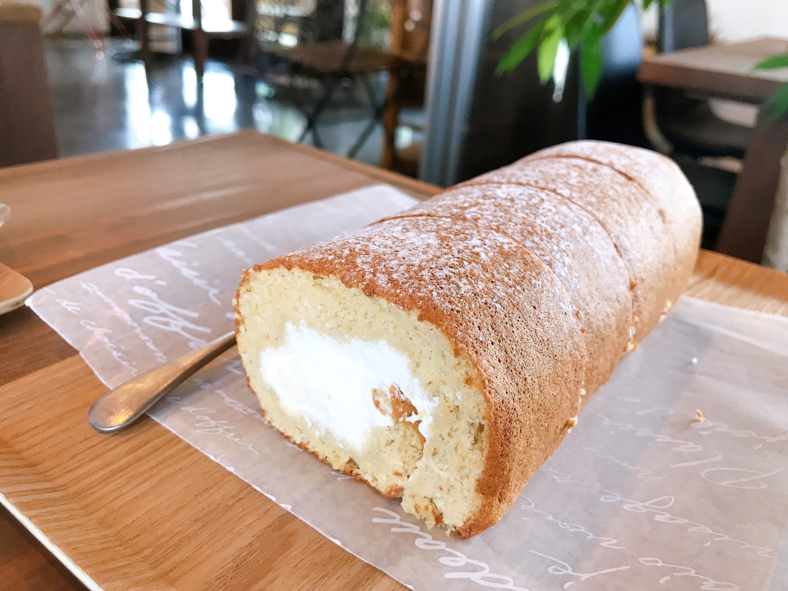 ボンシャンス　名護ケーキ屋　ロールケーキ